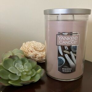 Yankee Candle 2-wick - SEASIDE WOODS